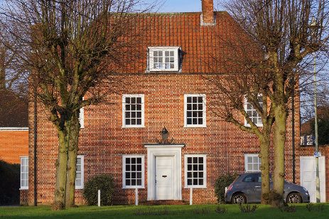grand-house-in-winter